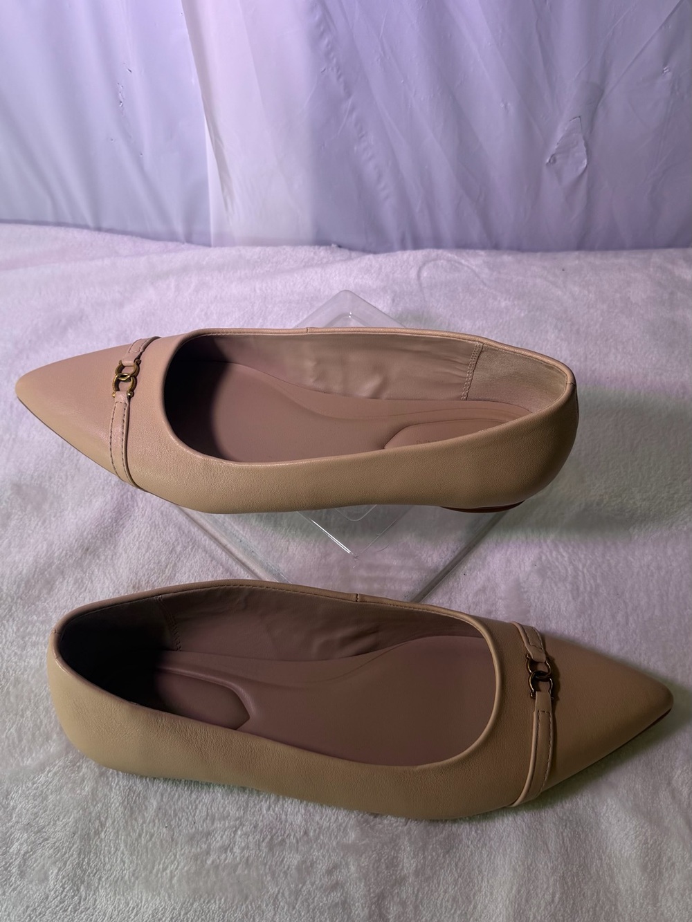Giani Bernini Blush Nude Pointed-Toe Flats with Gold Hardware - Picture 2 of 9